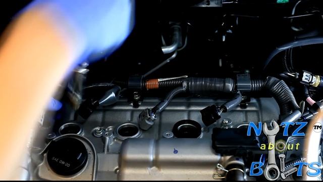 2010-2015 Toyota Prius Spark plugs remove and install HD