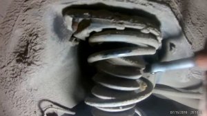 Замена задних стоек Nissan Sunny