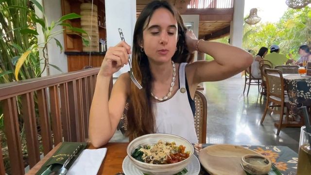 El MEJOR RESTAURANTE De UBUD Según TRIPADVISOR (BALI) ?