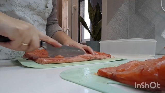 Дела выходного дня/МОИ ДОЧКИ/ Разделываю и солю форель/помыла окна/последний арбуз... смотреть онлайн
