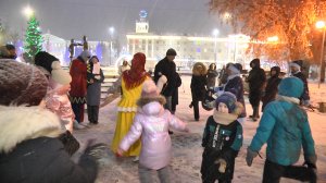 Курганцы перетягивали канат и водили хоровод в масленичный «Заигрыш»