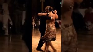 Танцует Фернандо и Алесандра ..