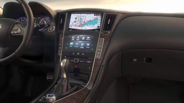 2015 Infiniti Q50 HEV - USB/iPod® Interface смотреть онлайн