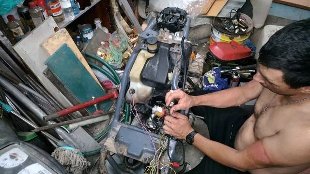 ОЖИВЛЕНИЕ СКУТЕР В ХЛАМ ЧИСТЫЙ ЯПОНЕЦ 1 ЧАСТЬ ПОКАЗЫВАЮ ВСЮ ПРАВДУ смотреть онлайн