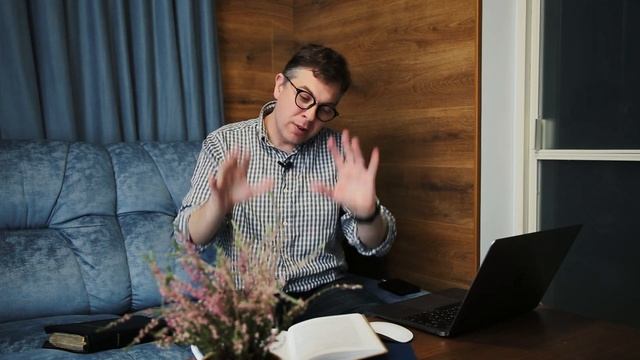 Зачем в ваших еврейских общинах носят кипы? Что кипа символизирует? Откуда взялся этот обычай? смотреть онлайн