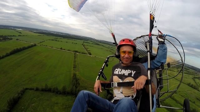 полет с пилотажем на парашюте с пропеллером от ProstoLeti.ru в Питере