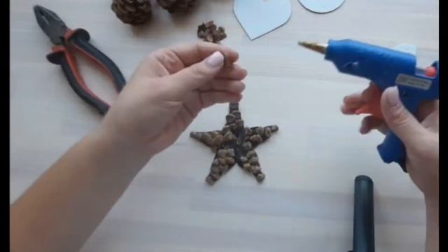 Декор из шишек/Поделки из шишек/ Новогодние идеи/Christmas decoration смотреть онлайн