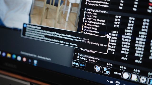 Too much CPU for a gaming laptop? - Aorus 17X Review смотреть онлайн
