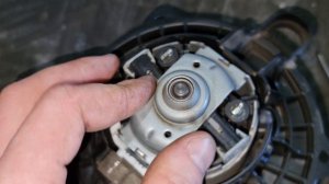 мотор отопителя лада гранта смазка разборка ,устранения скрипа.