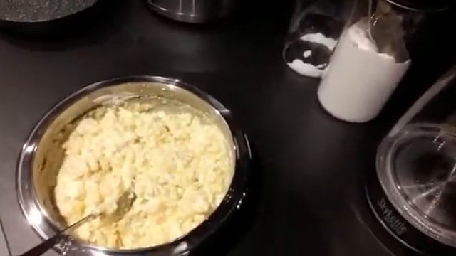 #оладьи#творог#оладьи из творога Пышные, очень нежные оладьи из творога. Легко и просто.. смотреть онлайн