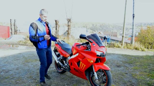 Обзор Honda VFR 800 тест драйв,плюсы и минусы всё по честному. смотреть онлайн