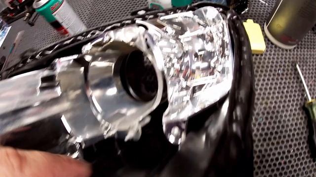 Ремонт фар Mazda CX-7. Замена выгоревших сломанных Галогенных линз на Светодиодные Aozoom. До/После смотреть онлайн
