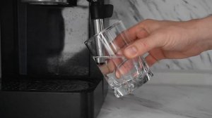 Как взбивать молоко капучинатором домашней рожковой кофеварки