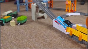 Самый длинный состав / Паровозик Томас и миллион ваговов / Развивающее видео про железную дорогу