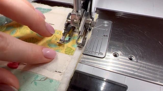 Обратная сторона подушки из остатков плюша. смотреть онлайн