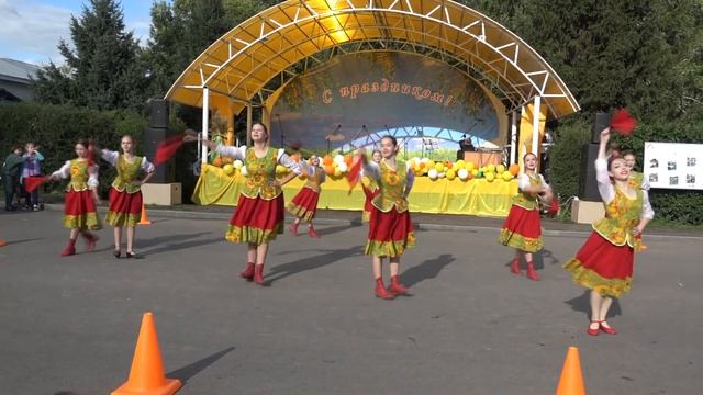 Зажигательный танец. смотреть онлайн