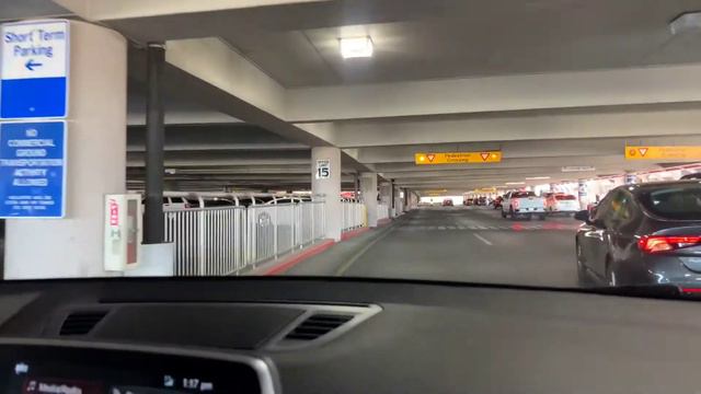 Las Vegas Airport Short Term Parking смотреть онлайн
