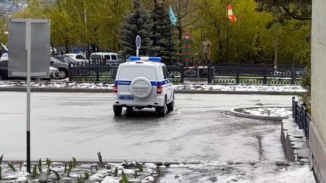 Patrol police car UAZ Patriot blue flashing lights смотреть онлайн