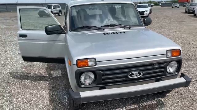 LADA Niva Legend Luxe Conditioner Светло-серебристый "Снежная королева" (690) металлик смотреть онлайн