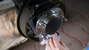 Lada 4x4 - Снимаем ТОРМОЗНОЙ БАРАБАН на НИВЕ