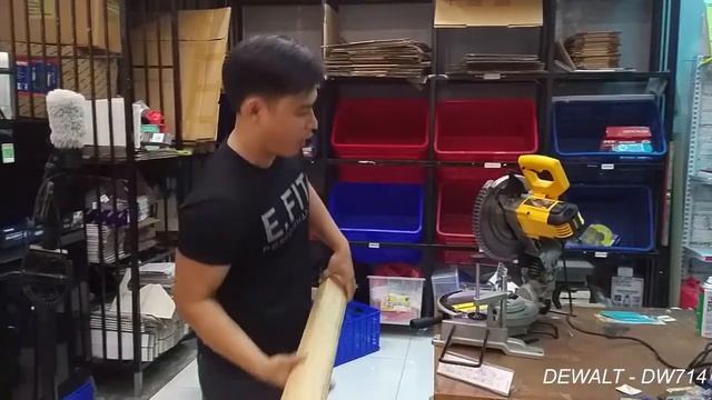 Cưa đa Góc DEWALT -DW714