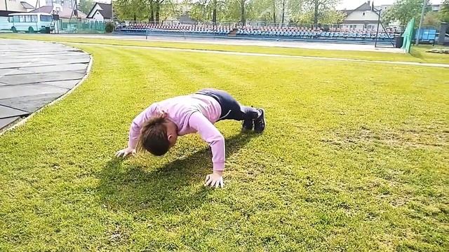 Рекорд отжиманий Вики!! 2008 г.р смотреть онлайн