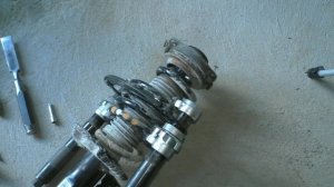 Skoda Superb II: замена опорных подшипников