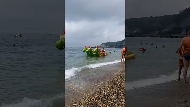 Пляж в Лермонтово . Чёрное море. смотреть онлайн