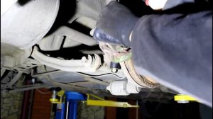 Замена стойки и втулок заднего стабилизатора Hyundai Accent 1,5 Хендай Акцент 2006 года Тагаз