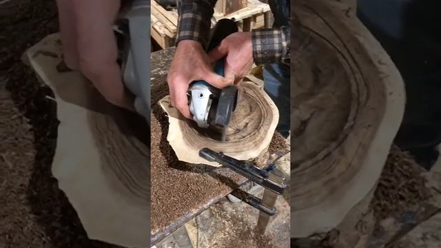 Когда нет токарного по дереву, но есть болгарка для всего ? смотреть онлайн