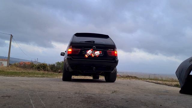 BMW X5 E53 4.4 V8 Exhaust Sound Revving Custom Supersprint Decatted Revs M62b44 M62