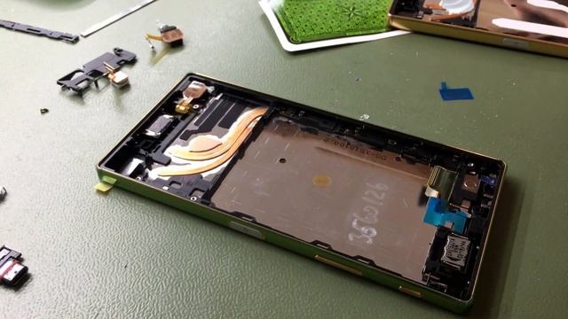 Sony Xperia Z5 Premium LCD Display Austausch смотреть онлайн