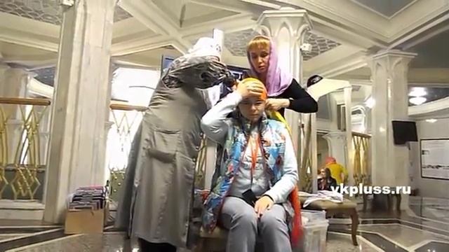 Как красиво завязать на голову шарфик, Мастер класс «Искусство носить платок» смотреть онлайн