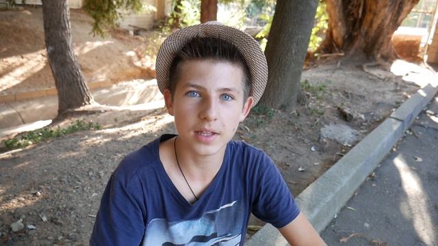 Первый взгляд На IPhone X, IPhone 8, 8 Plus смотреть онлайн