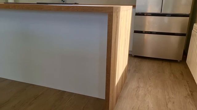 Угловая кухня с островом для частного дома в д. Старина Минского района смотреть онлайн
