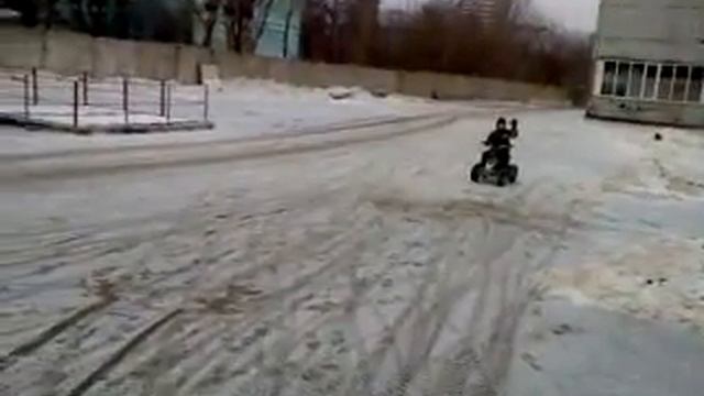 Тест драйв детского миниАТВ (мотовездехода) смотреть онлайн