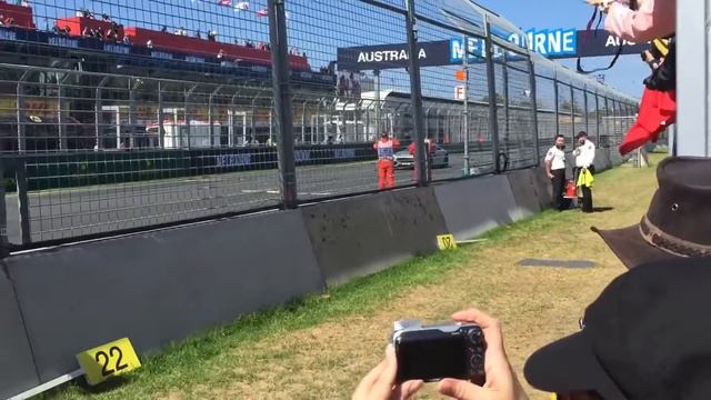 2015 Formula 1® Rolex Australian Grand Prix - Track Side - Pit Lane - Mercedes GT AUSGP wow смотреть онлайн