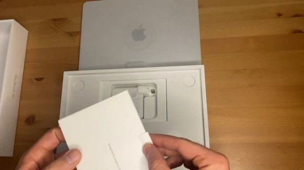 NEW M2 Macbook Air (Silver) | Unboxing