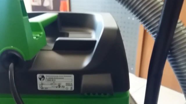 Обзор промышленного пылесоса (Industrial vacuum cleaner) Eibenstock DSS 50A смотреть онлайн