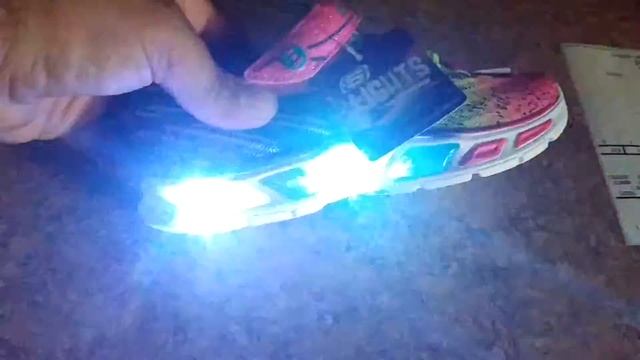 S Lights By Sketchers \\ REVIEW // (New Sketcher Light Up Shoes) 2016 смотреть онлайн