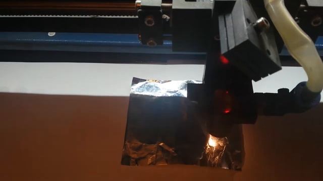 Лазер CO2 и алюминиевая фольга смотреть онлайн