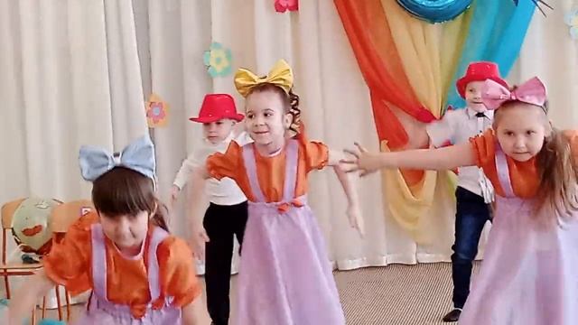 Утренник к 8 марта Старшая группа детсад Колосок Безенчук (2) смотреть онлайн