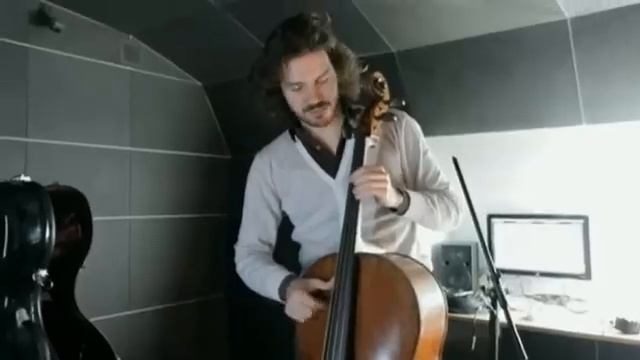 Revolver - Leave Me Alone смотреть онлайн