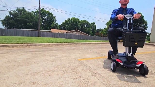 SPORTY & PORTABLE Buzzaround CarryOn 4 Wheel Electric Travel Scooter by Golden Technologies GB120 смотреть онлайн