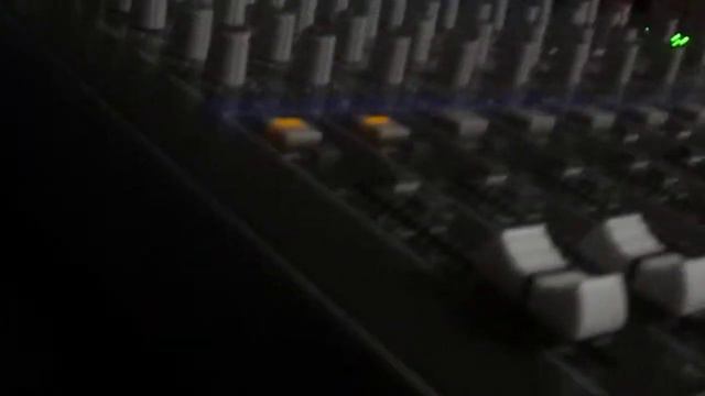 Подготовка к празднику, Аудио аппаратура смотреть онлайн