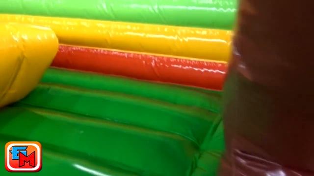 Батут-горка "Хамелеон и динозавры", размер 14*7*6 м. смотреть онлайн