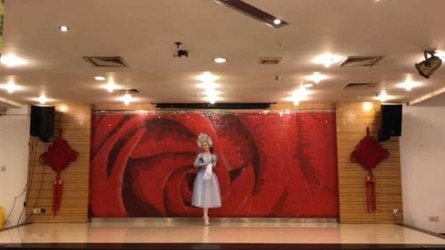 Анастасия Демченко, Лебединое Озеро, Русский Танец. Anastasia Demchenko, Swan Lake, Russian Dance смотреть онлайн