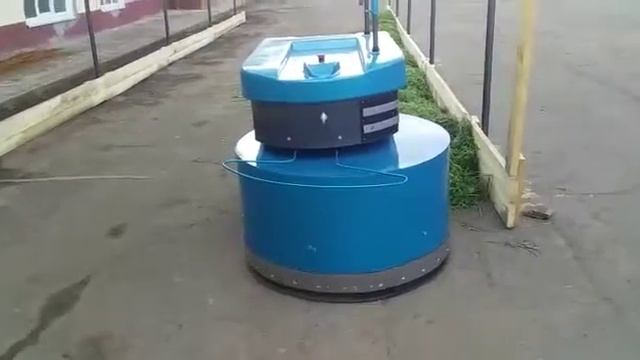 Подталкиватель кормов ПК-1 в работе. АО СМСЗ смотреть онлайн