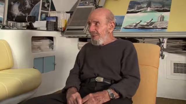 Жак Фреско, Чем честнее бедняки, тем меньше затраты на охрану смотреть онлайн