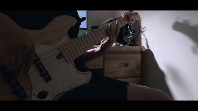 Måneskin - ZITTI E BUONI - Bass Cover смотреть онлайн